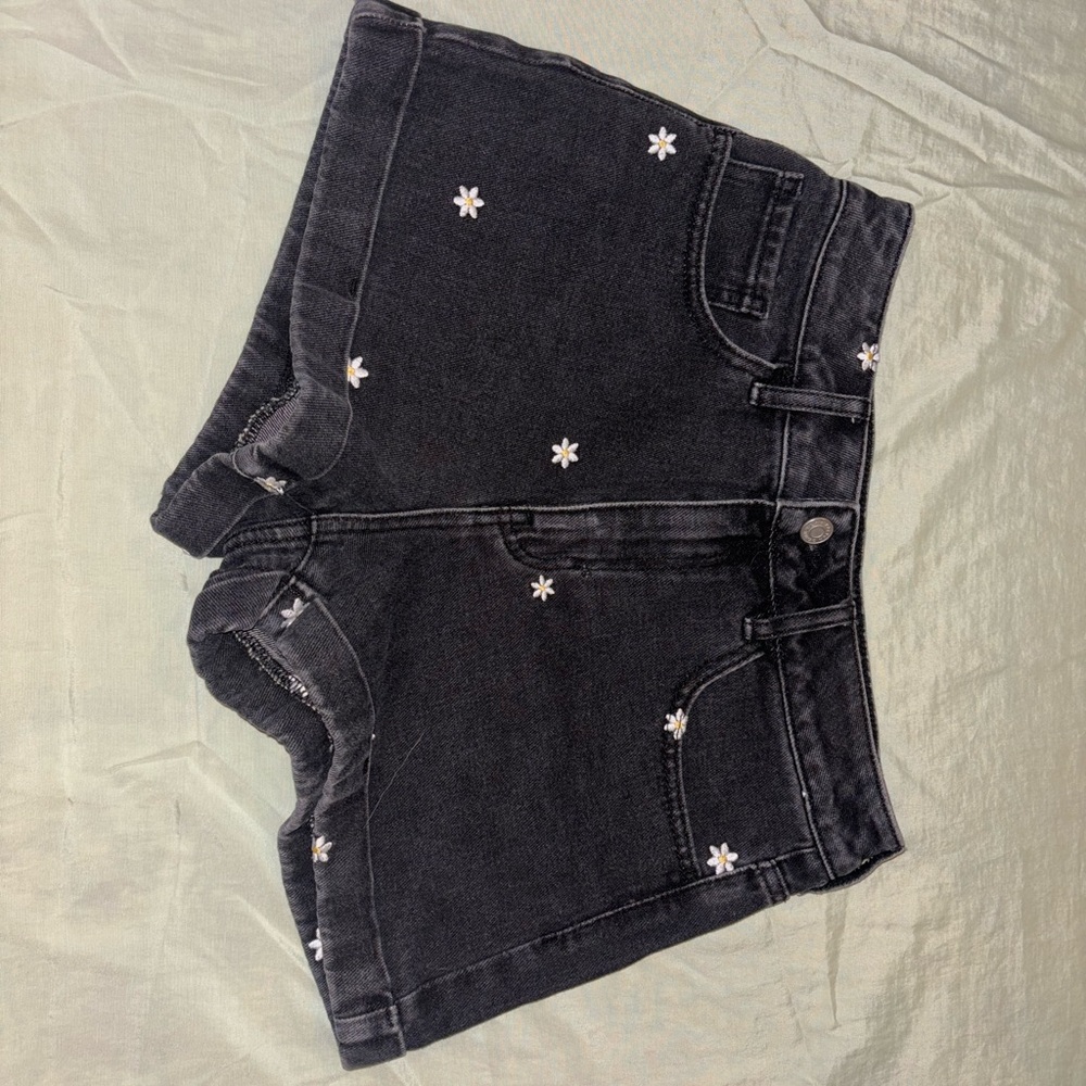 PacSun black floral mom shorts
